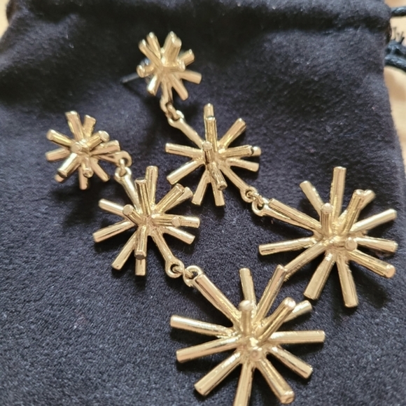 ✨️Star burst statement earrings✨️ - Picture 3 of 5